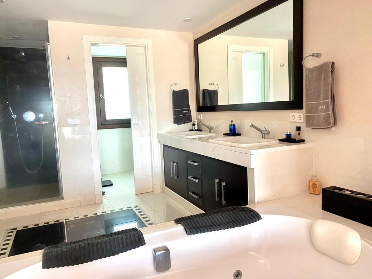 Blue Moon Marbella Villa Luaran gambar